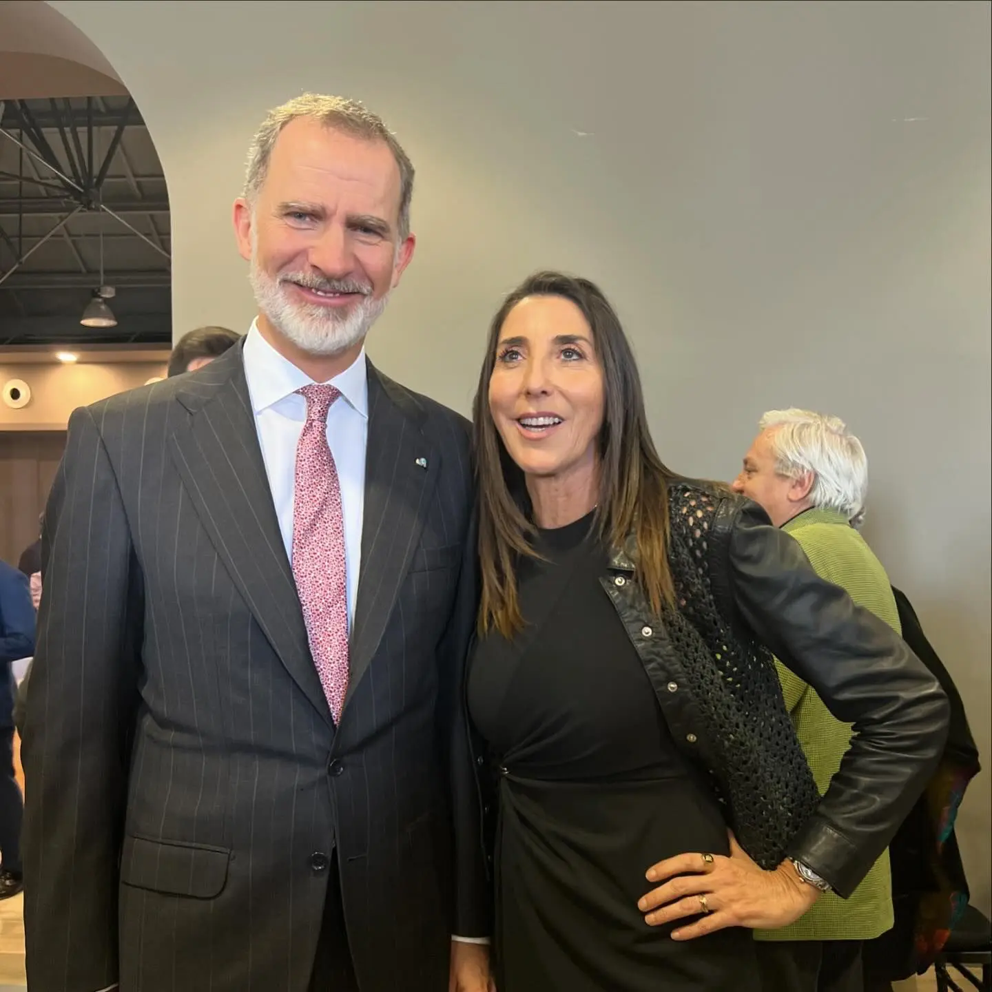 Paz Padilla en una entrega de medallas con el rey Felipe.