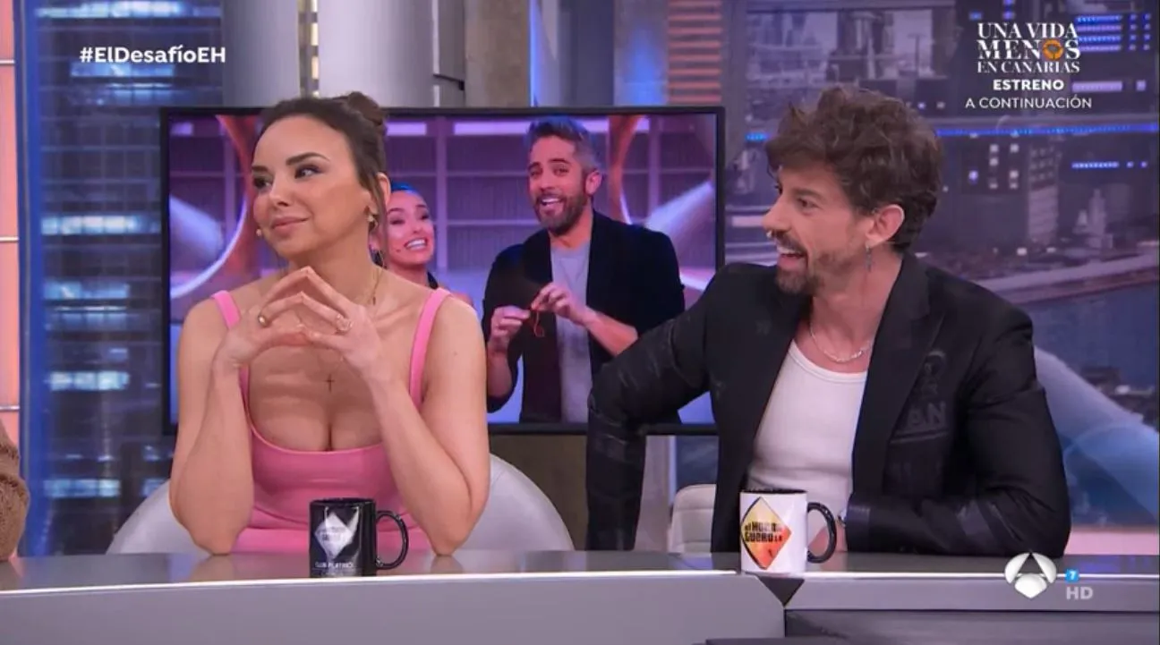 Chenoa y Adrián Lastra en El Hormiguero.