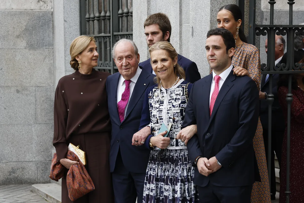 Parte de los Borbón, en la boda de Almeida.