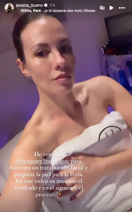 Jessica Bueno en un spa.