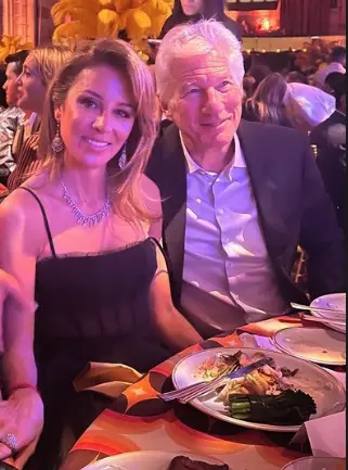 Richard Gere y Alejandra Gere en una gala solidaria.