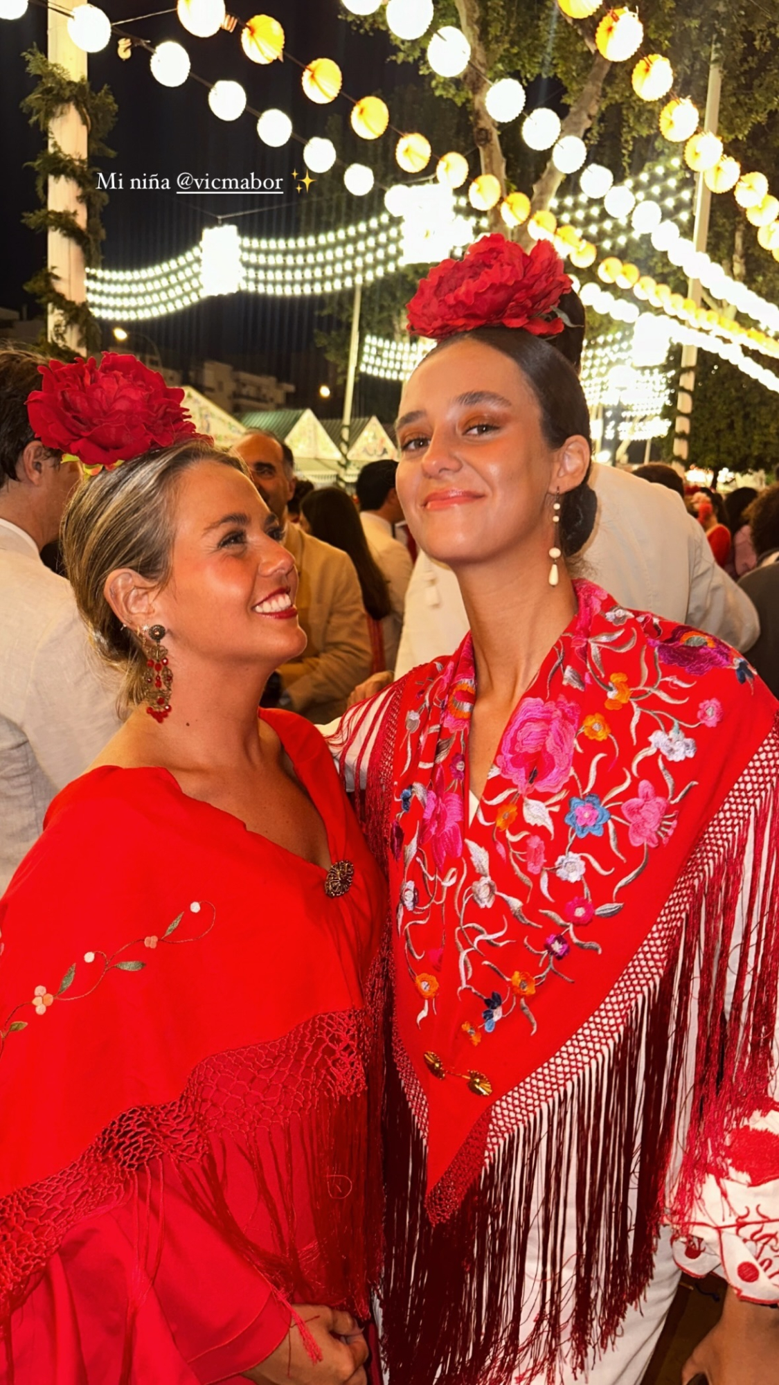 Victoria Federica con Cayetana Rivera y otras amigas en la Feria de Abril.