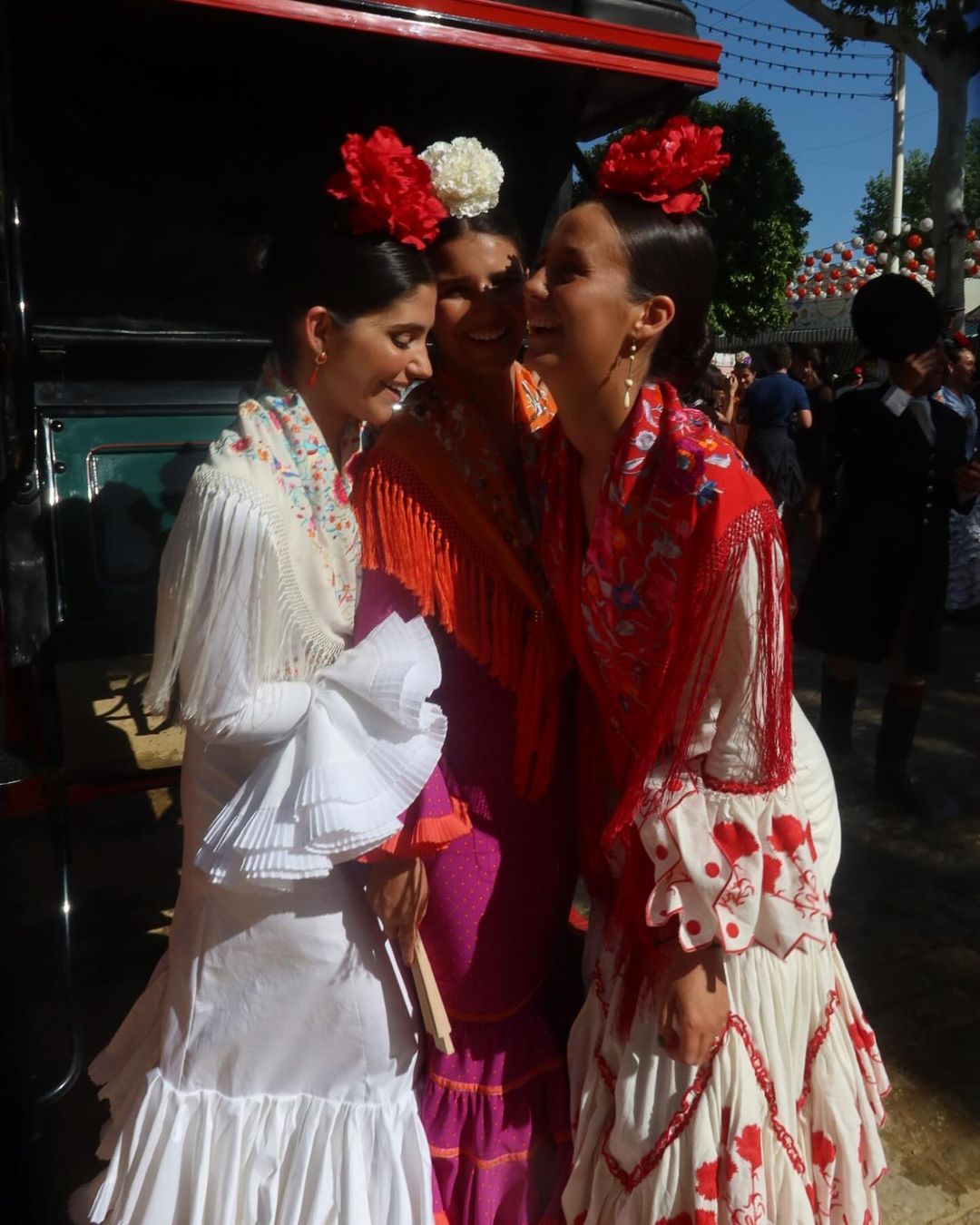 Victoria Federica con Cayetana Rivera y otras amigas en la Feria de Abril.