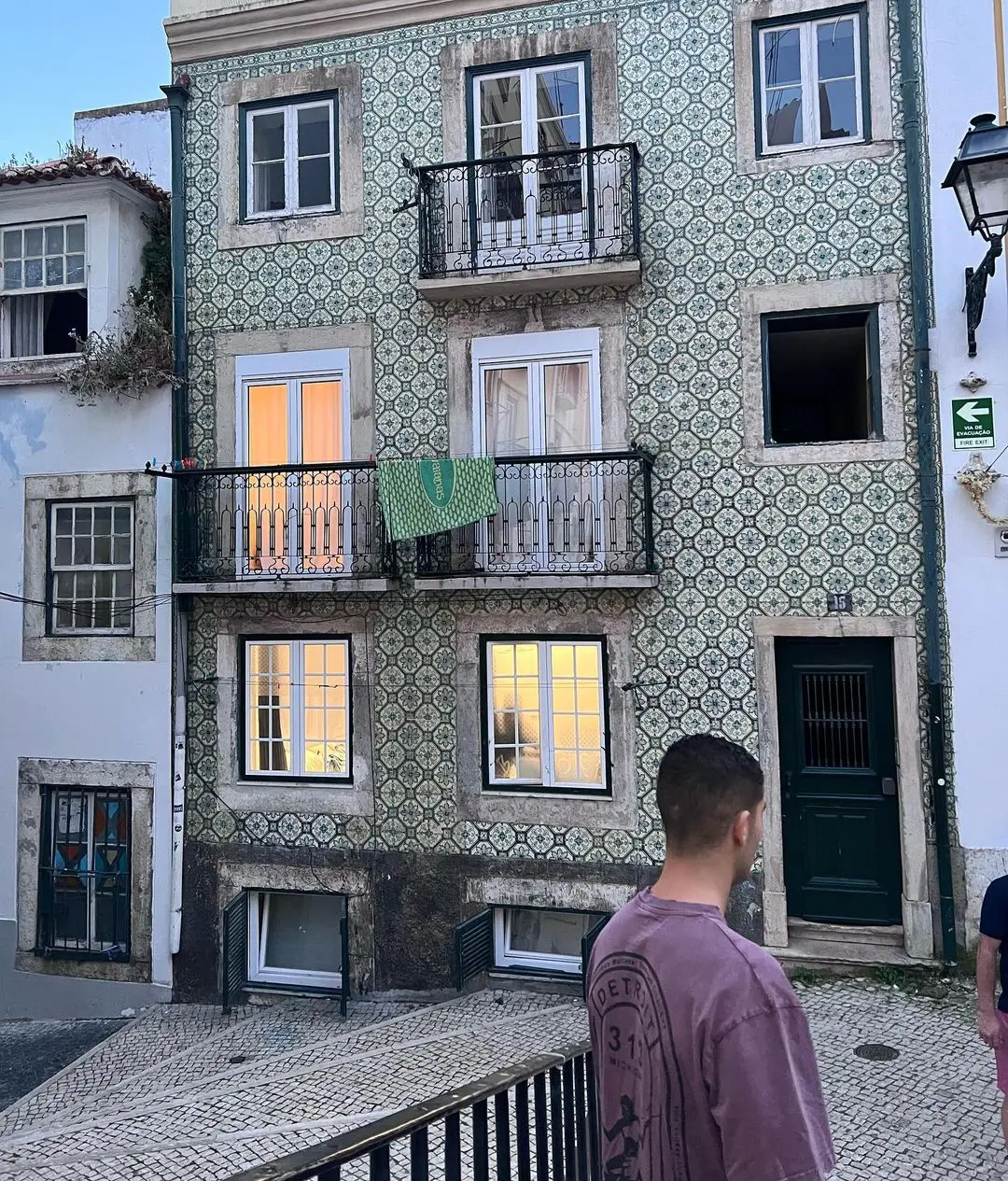 Adara Molinero y su novio en Lisboa.