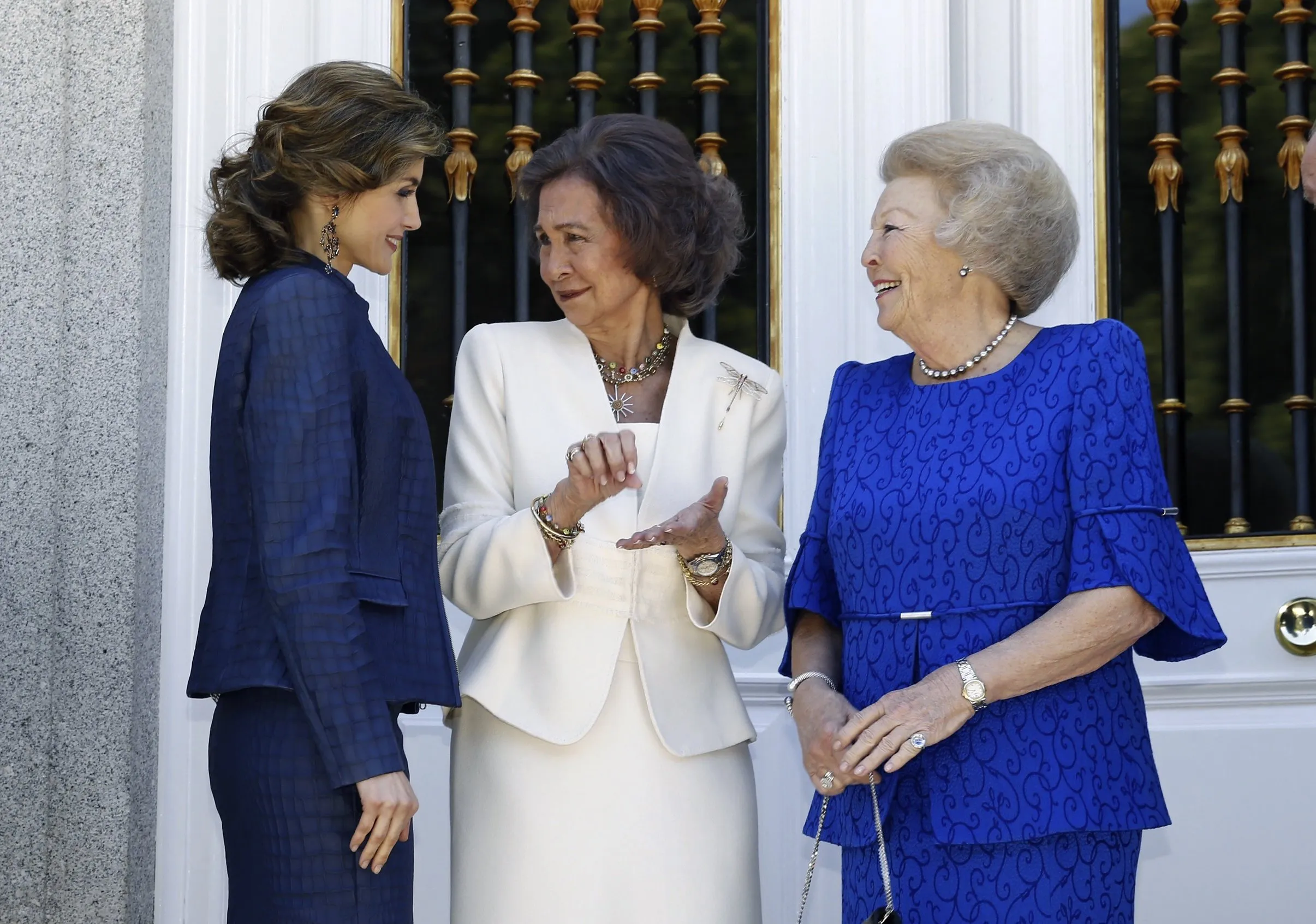La reina Letizia junto a Sofía y Beatriz de los Países Bajos.