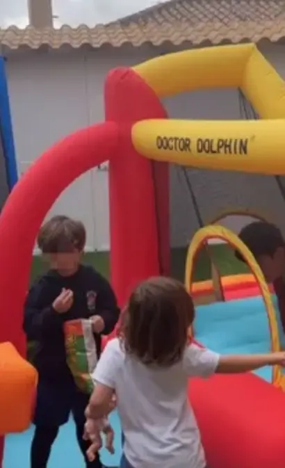 Beatriz Trapote y Víctor Janeiro tienen un parque de atracciones para sus hijos.