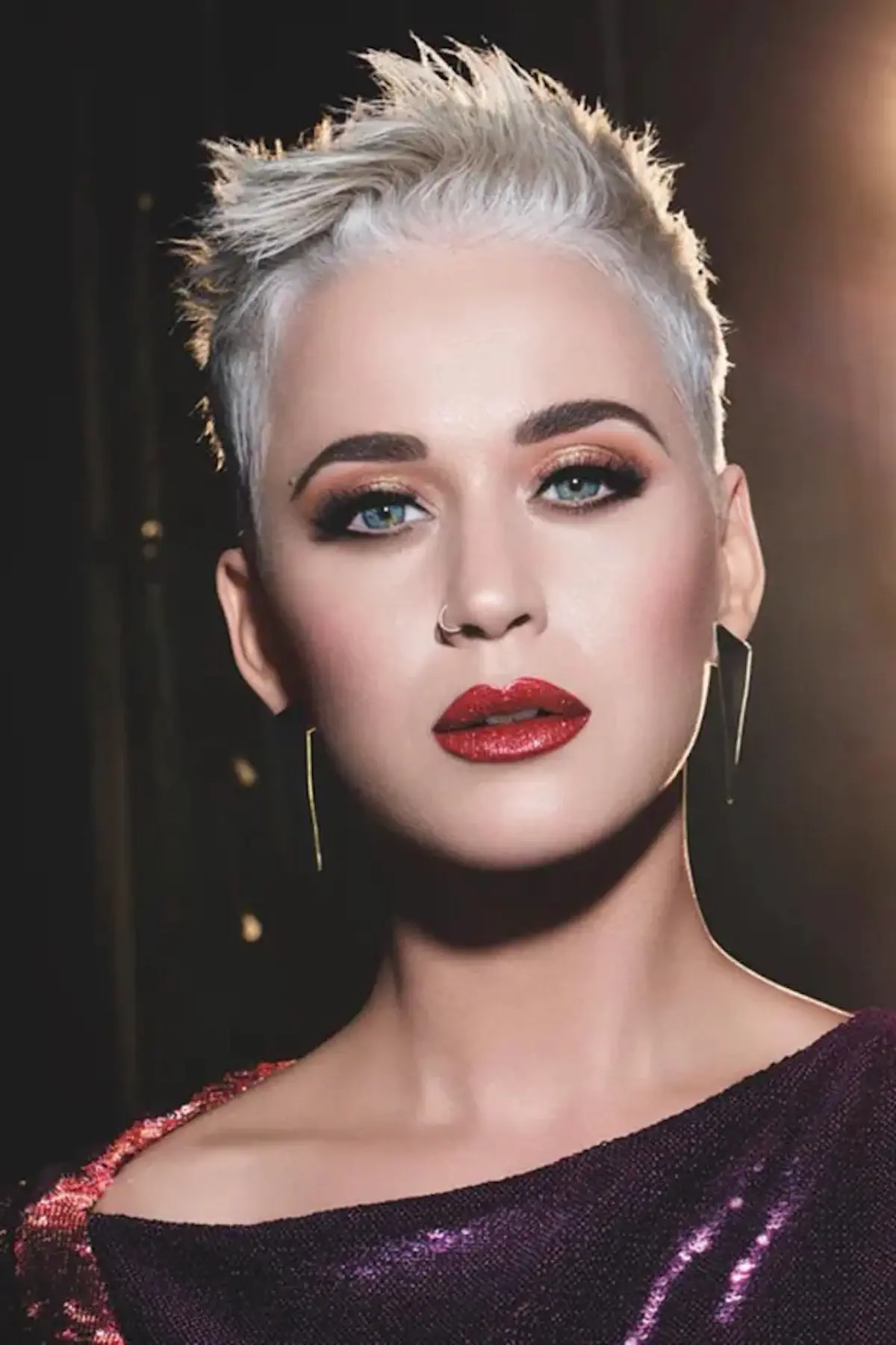 Katy Perry Corte pixie plateado