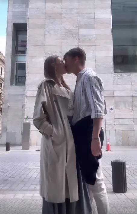 Jessica Bueno y Luitingo, muy felices y enamorados en Bilbao.