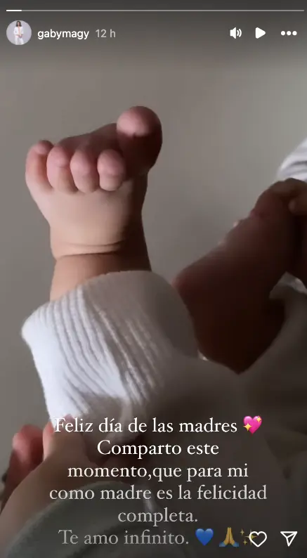 Gabriela Guillén comparte una imagen de su bebé el día de la madre.