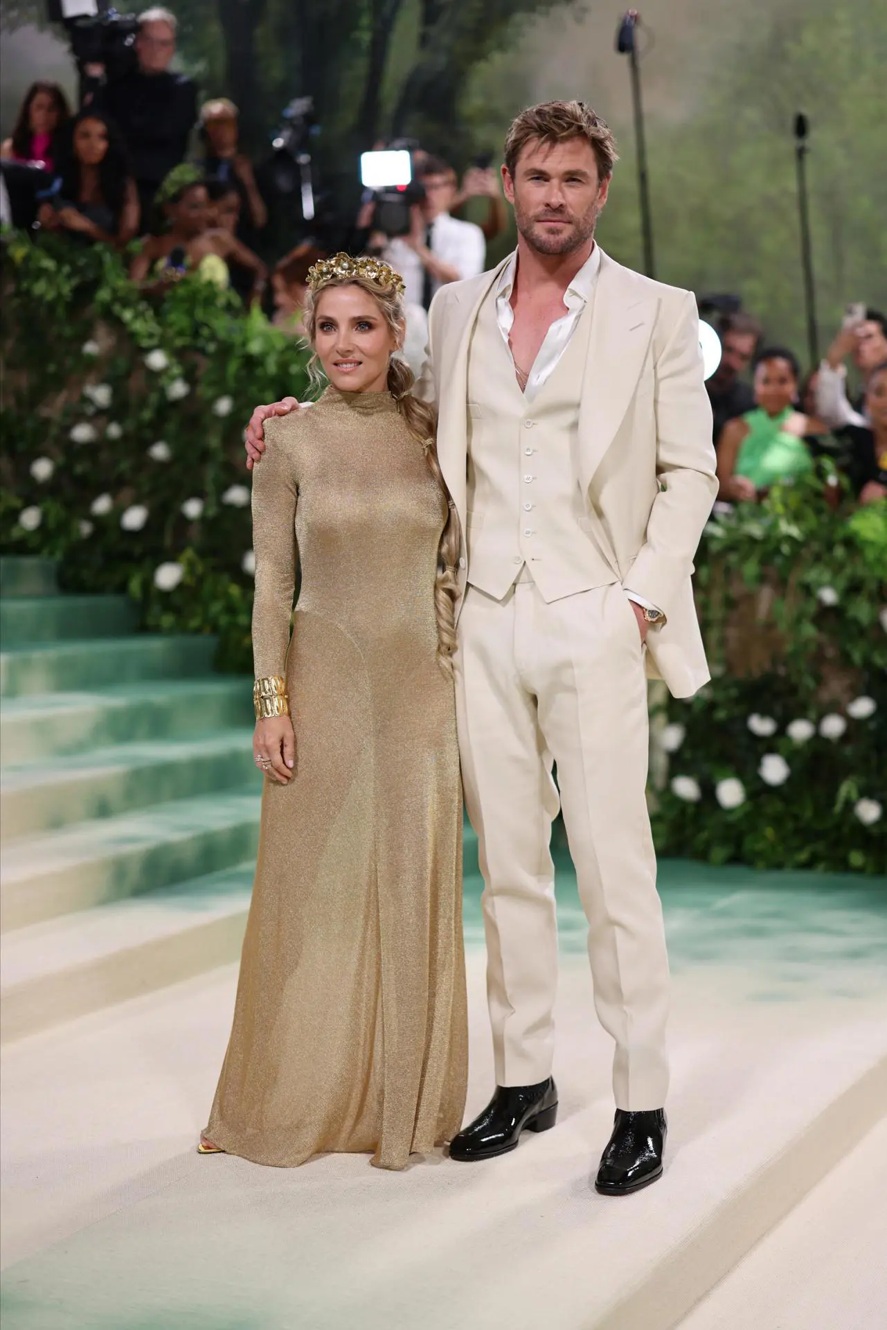 Elsa Pataky y Chris Hemsworth en la Met Gala 2024.