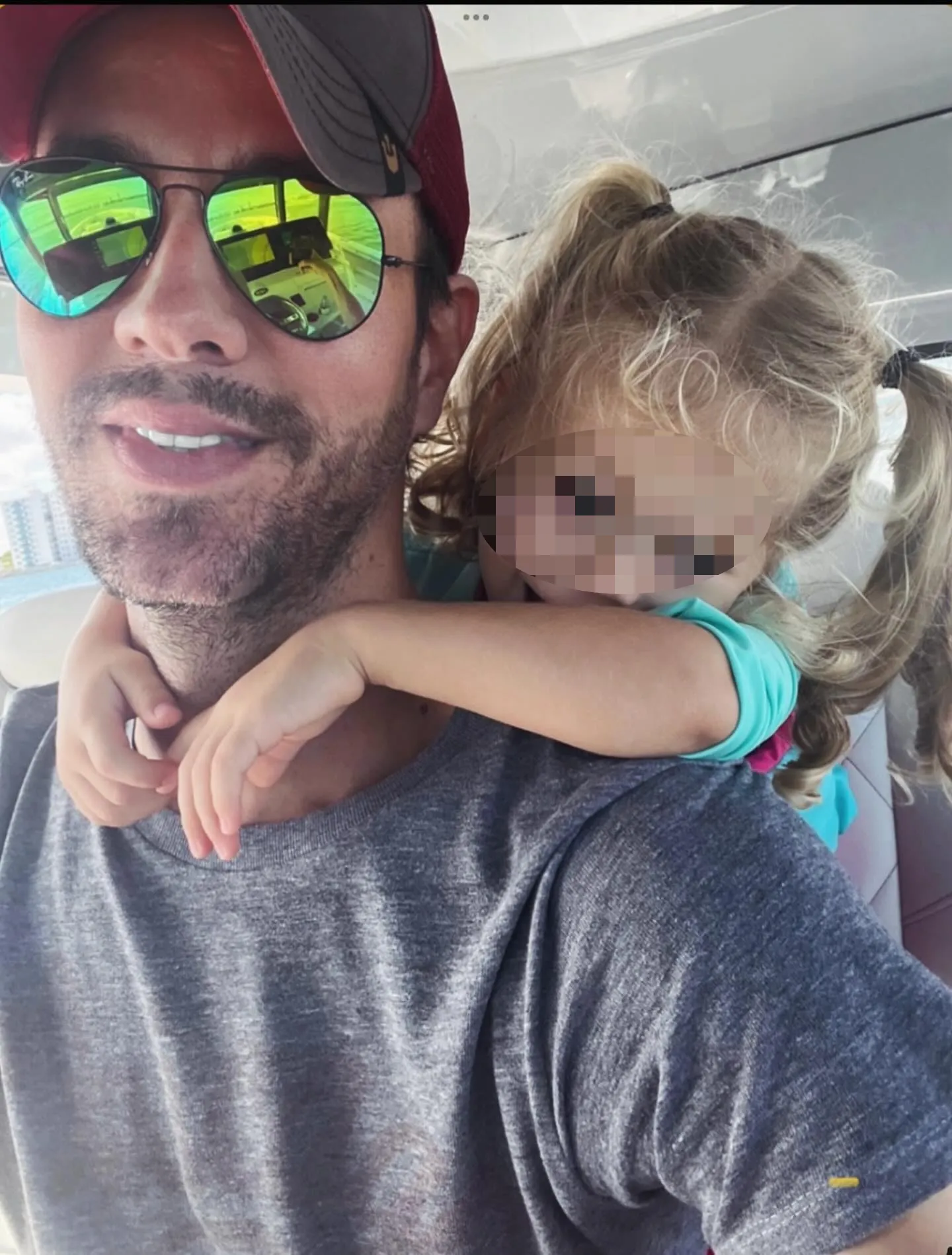 Enrique Iglesias y su hija Mary.