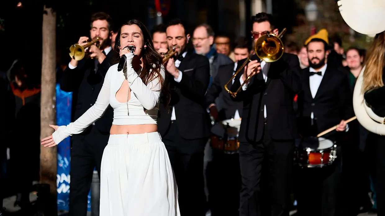 Amaia Romero cantando en 'La Resistencia'.