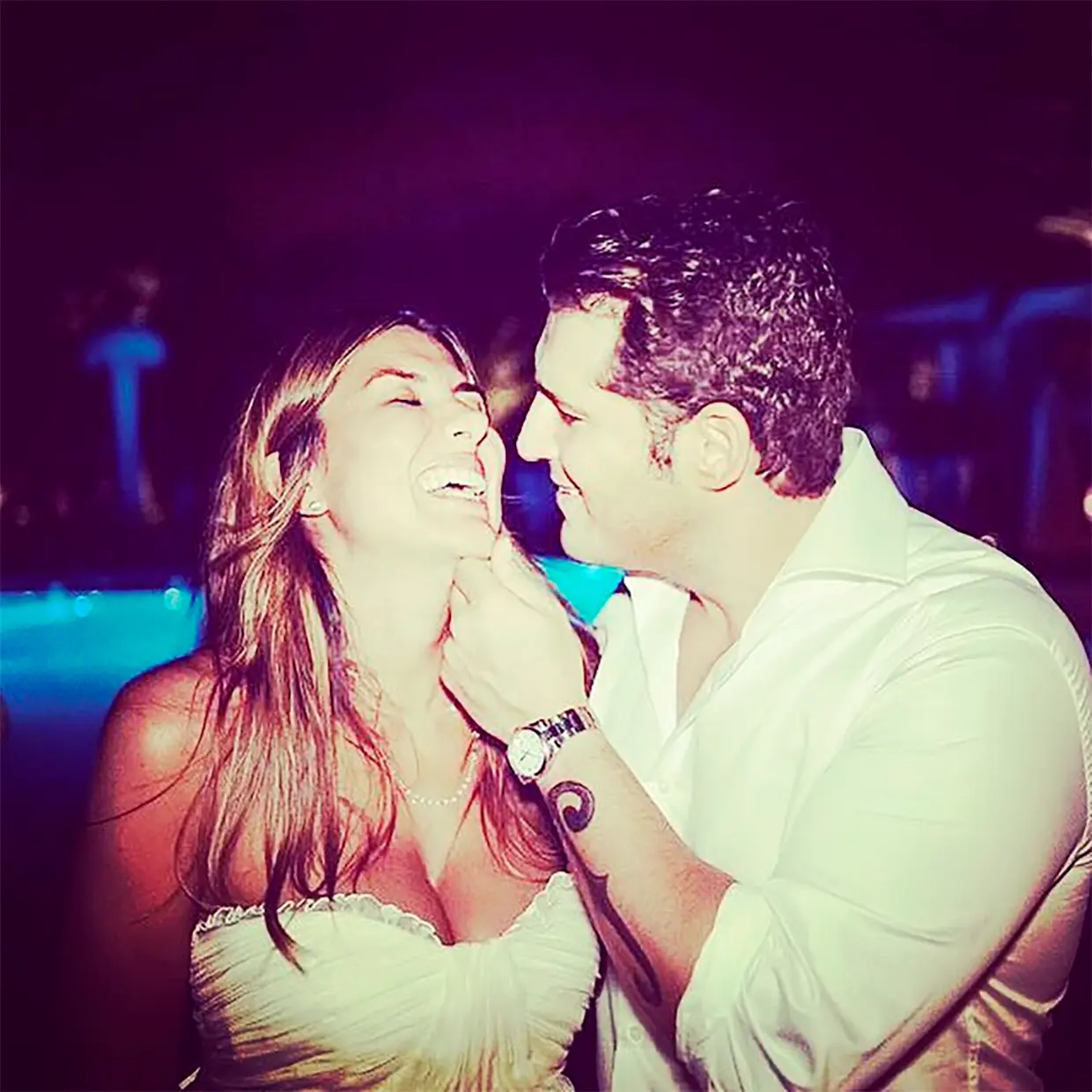 Manu Tenorio con su esposa