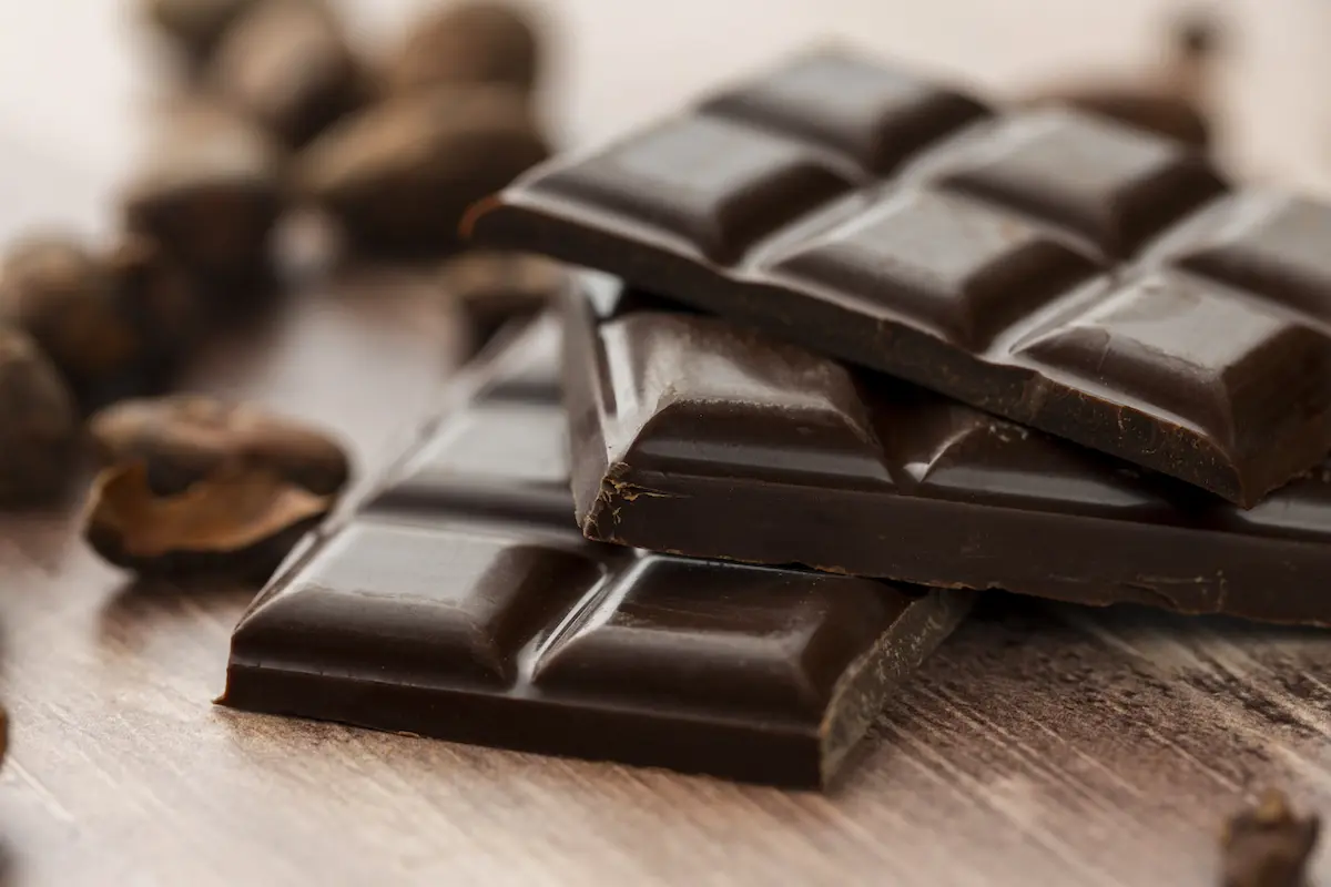 Elige un chocolate negro de calidad, con un mínimo de un 75% de cacao.