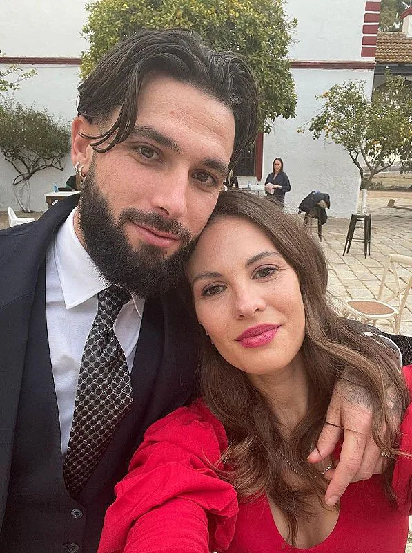 Jessica Bueno y Jota Peleteiro