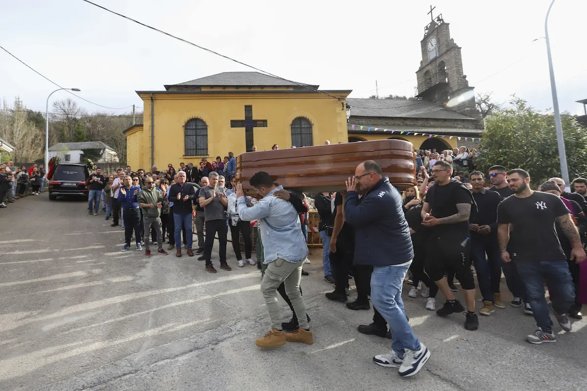 Misa funeral por los cuatro mineros fallecidos en la explosión de la mina de Cerredo3