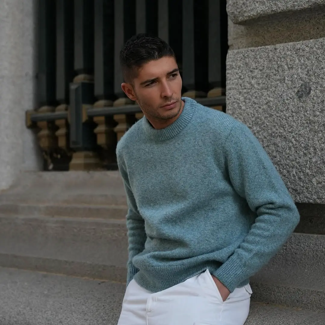Álex Ghita en redes