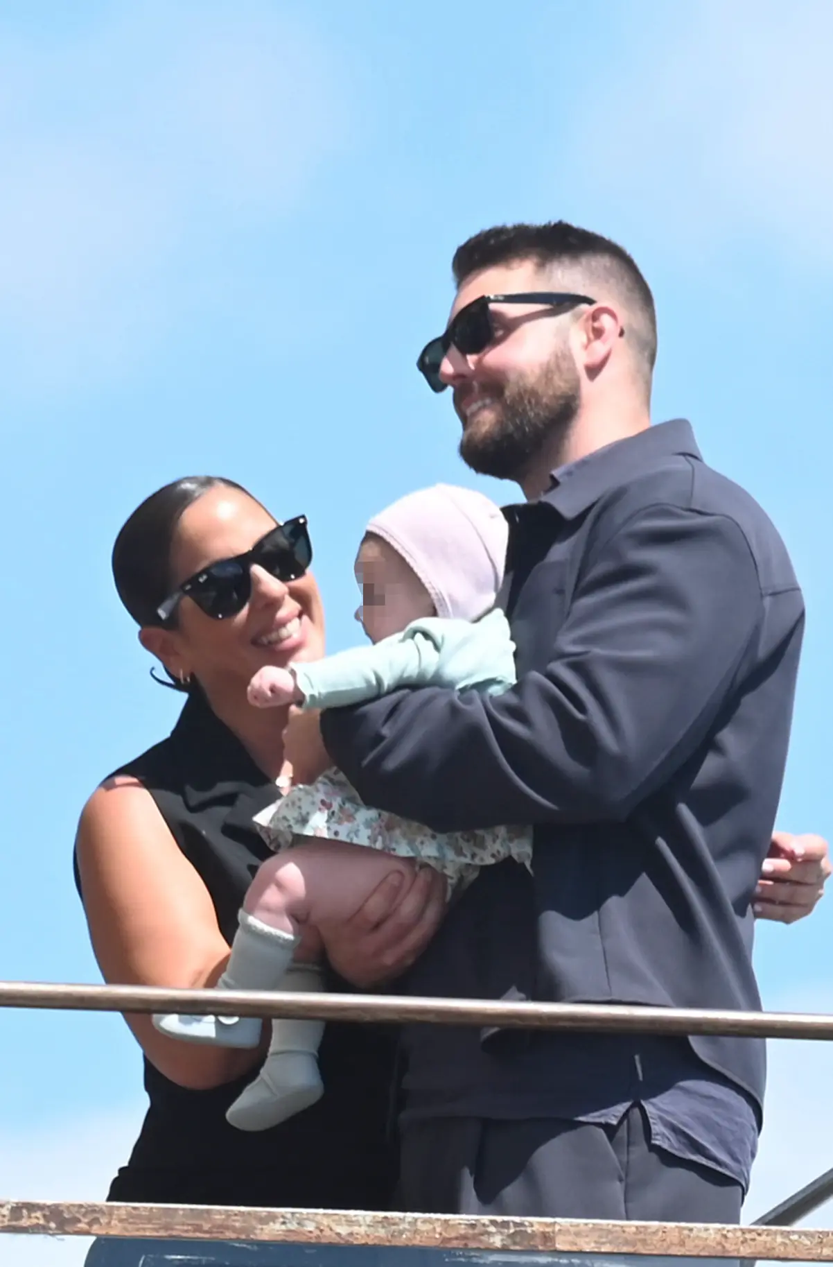 Anabel y David con Alma