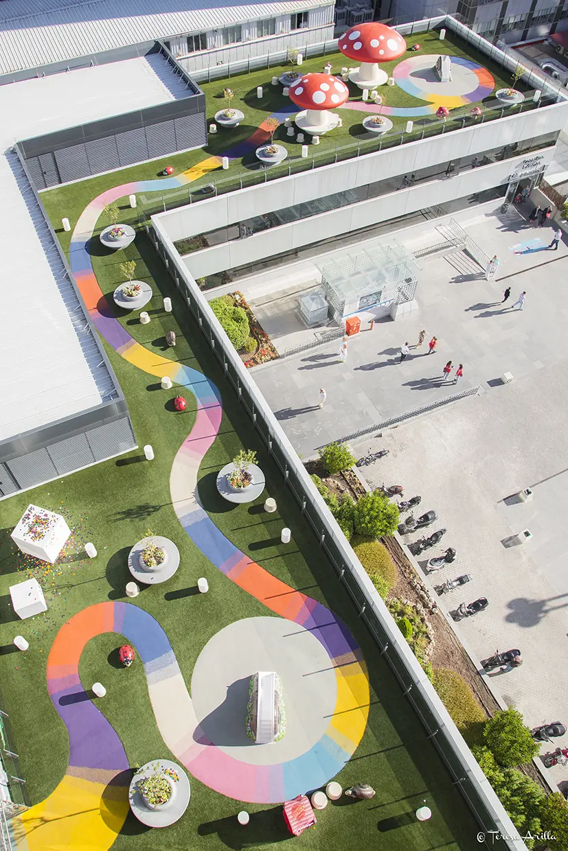 Terraza de un hospital diseñada por Juegaterapia.