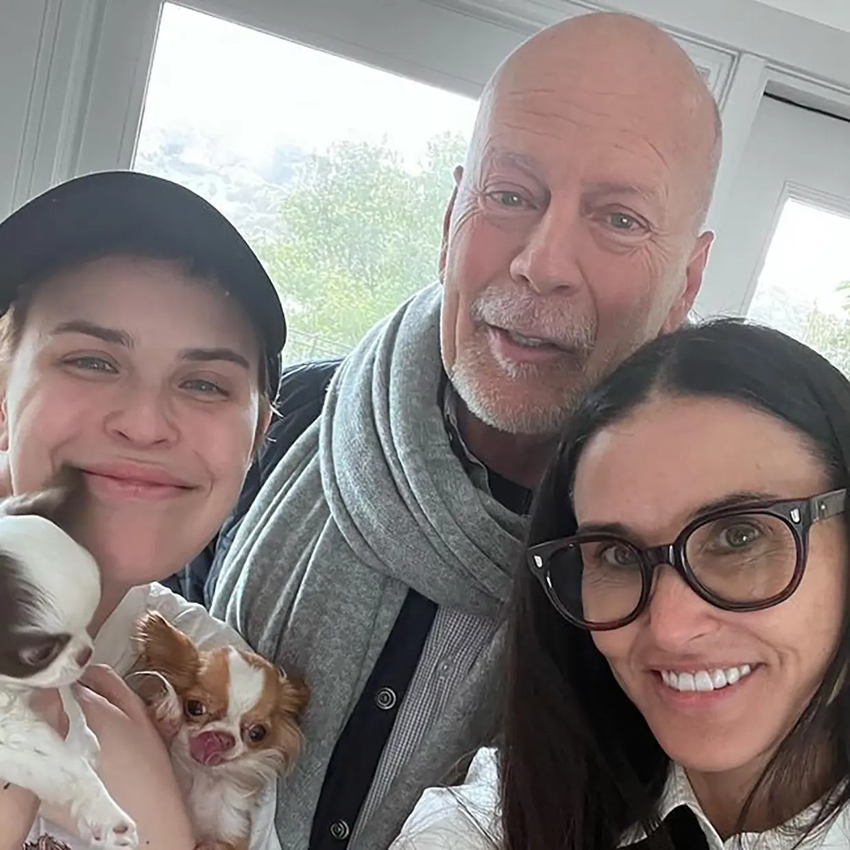 Bruce Willis con Demi Moore y su hija.