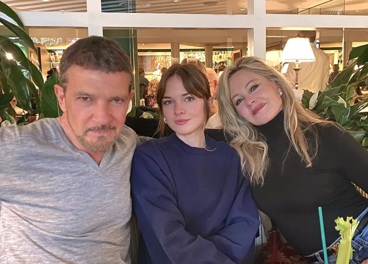 Antonio Banderas, Stella del Carmen y Melanie Griffith