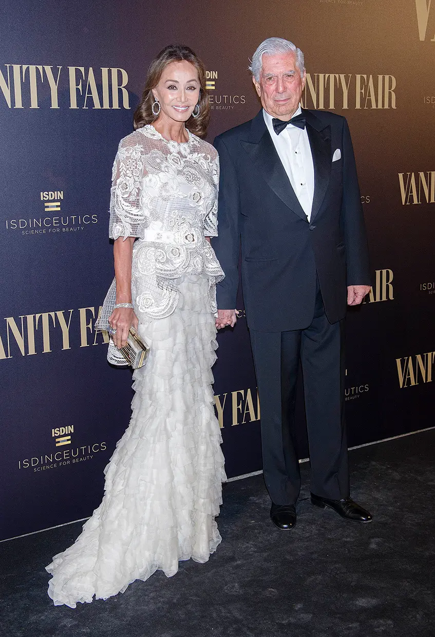 Mario Vargas Llosa junto a Isabel Preysler