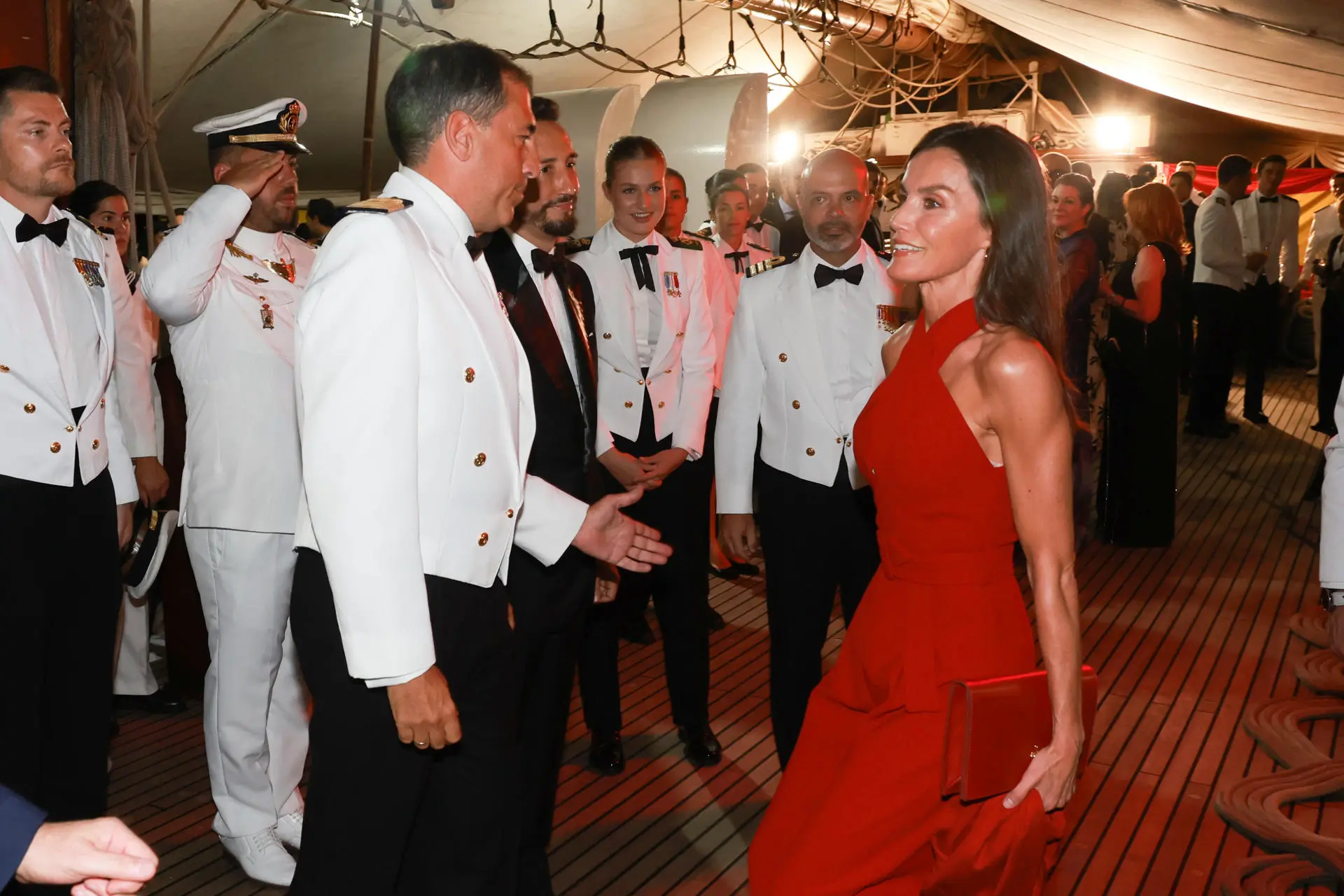 La Reina Letizia se comportó como una madre más. EFE.