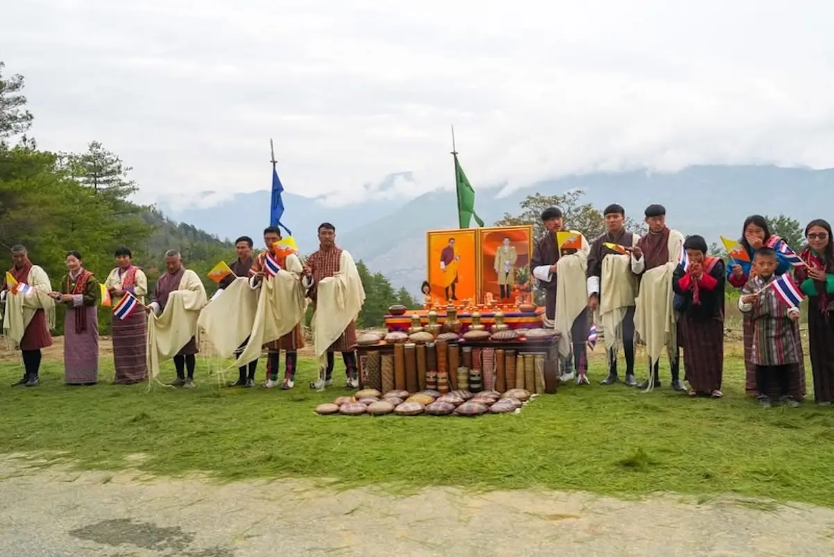 Reyes Bután con reyes de Tailandia
