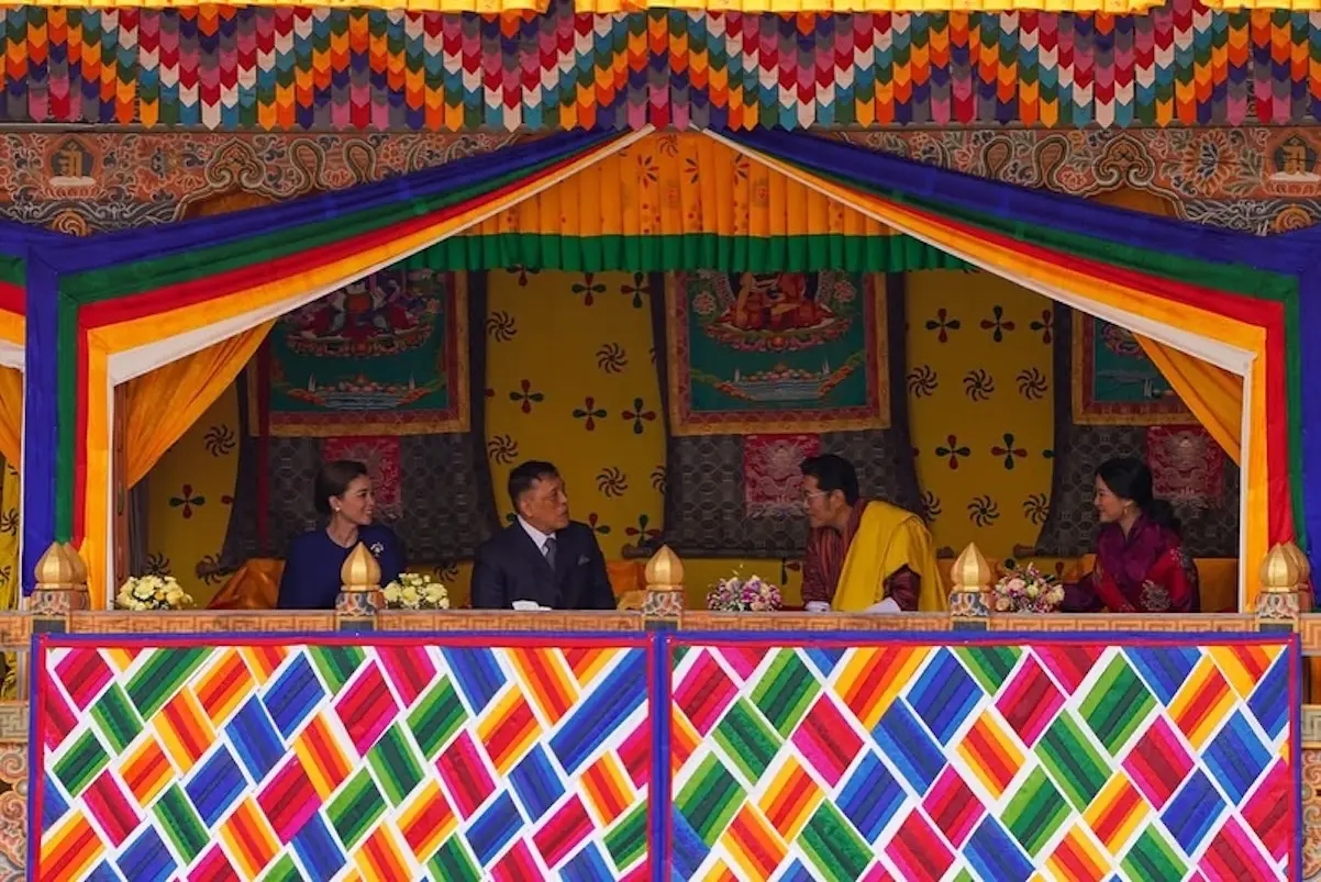 Reyes Bután con reyes de Tailandia
