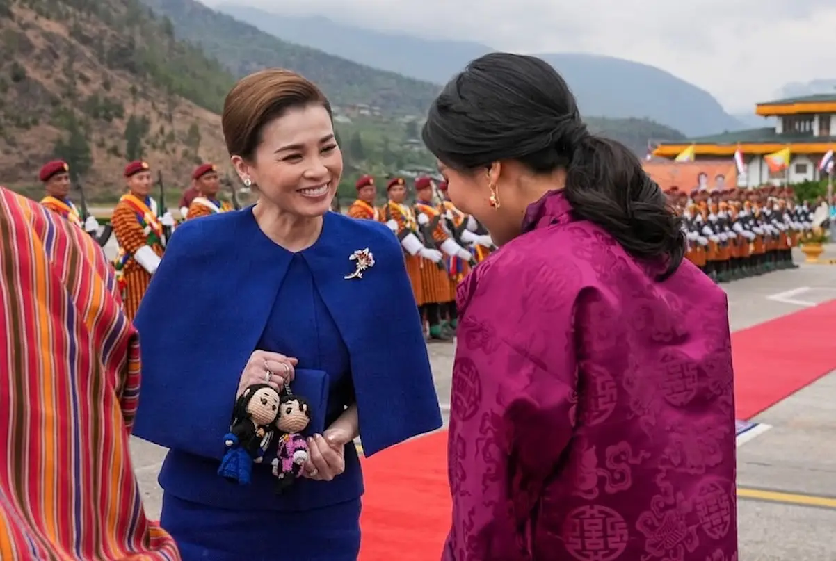 Reyes Bután con reyes de Tailandia