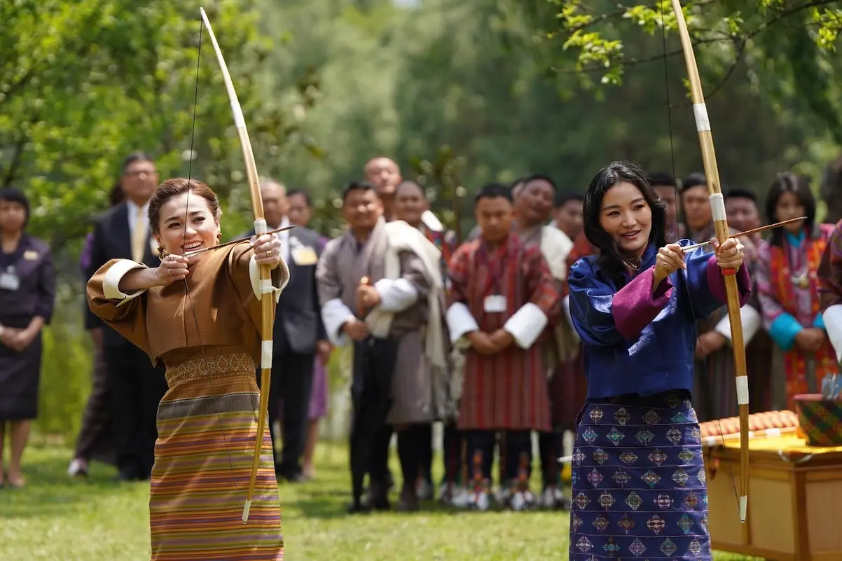 Reyes Bután con reyes de Tailandia