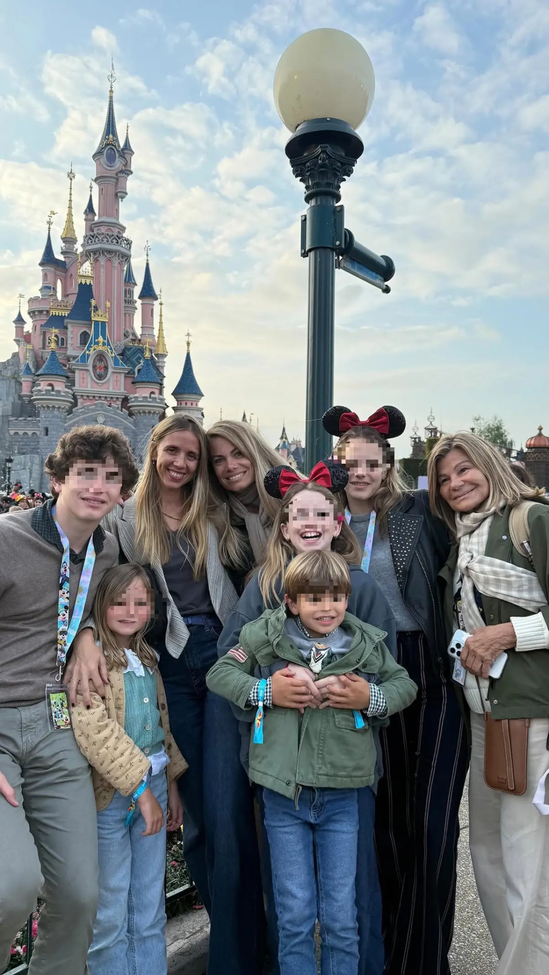 Cari Lapique en Disneyland