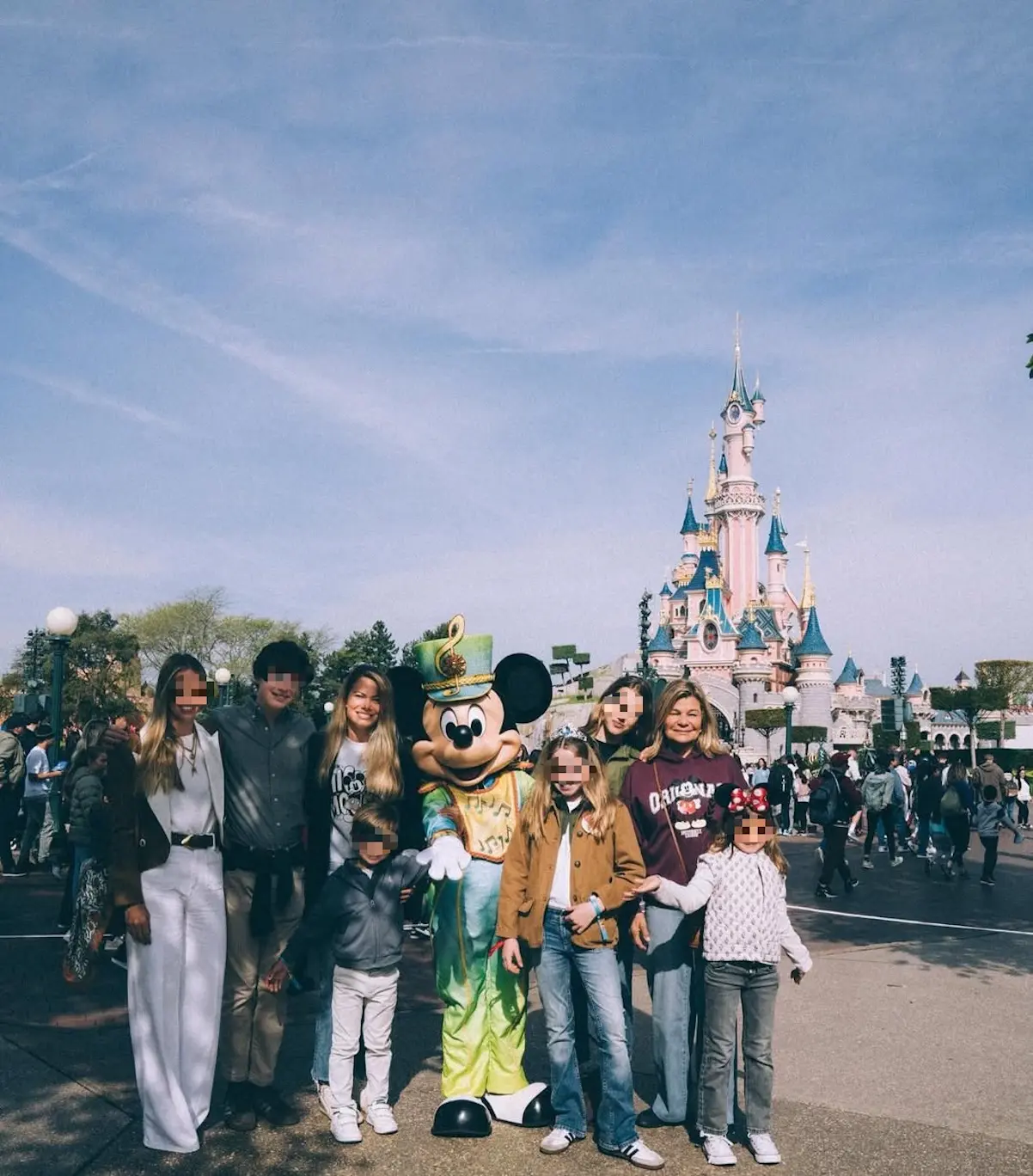 Cari Lapique en Disneyland