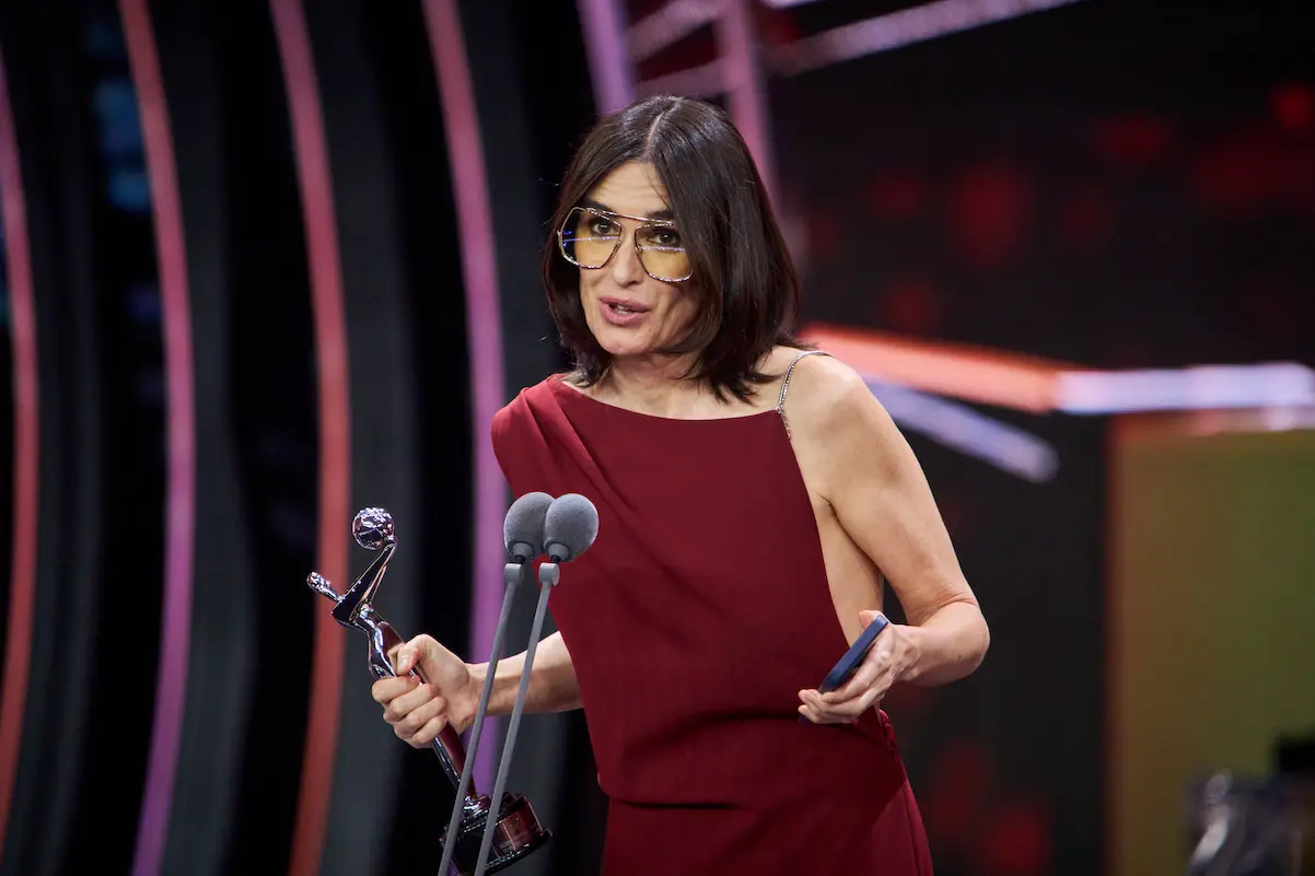 PAZ VEGA PREMIOS PLATINO