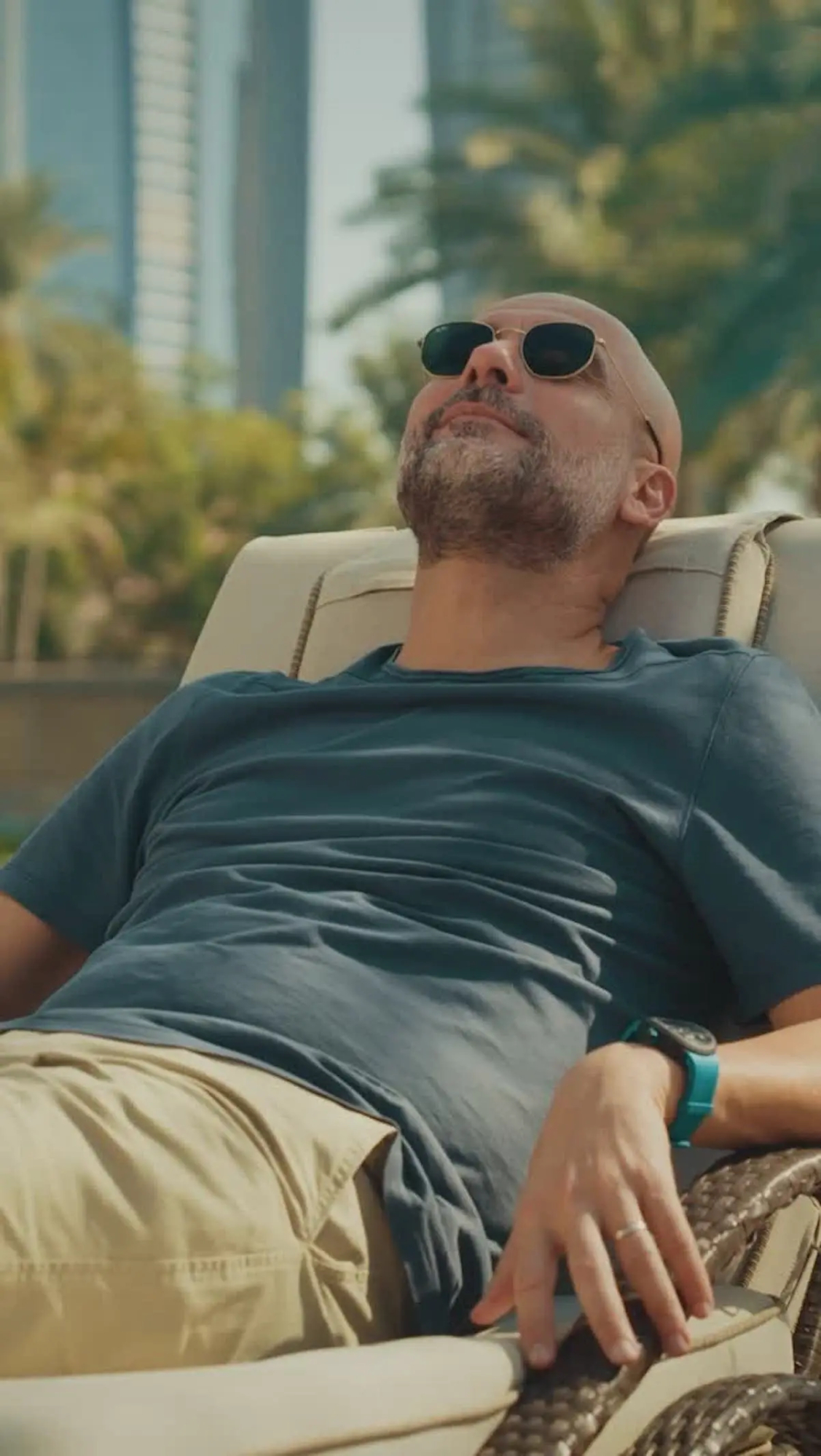 Pep Guardiola relax