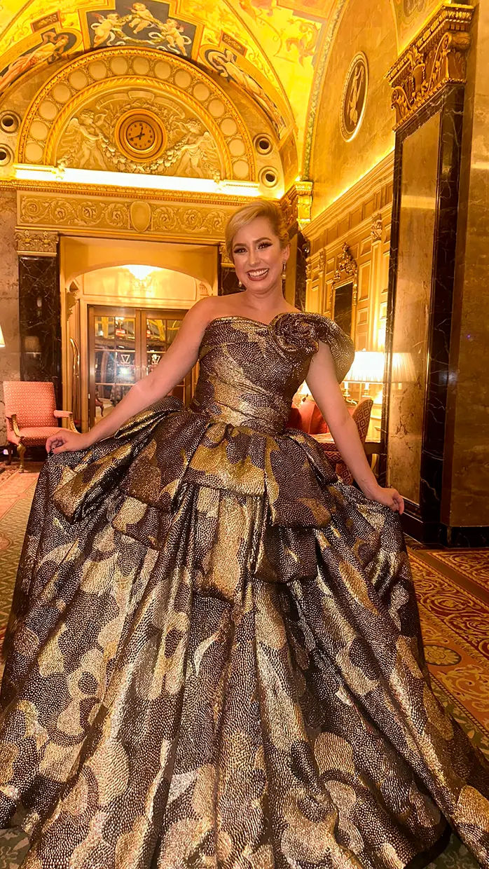 Jazmin Grace Grimaldi posa con un espectacular vestido.