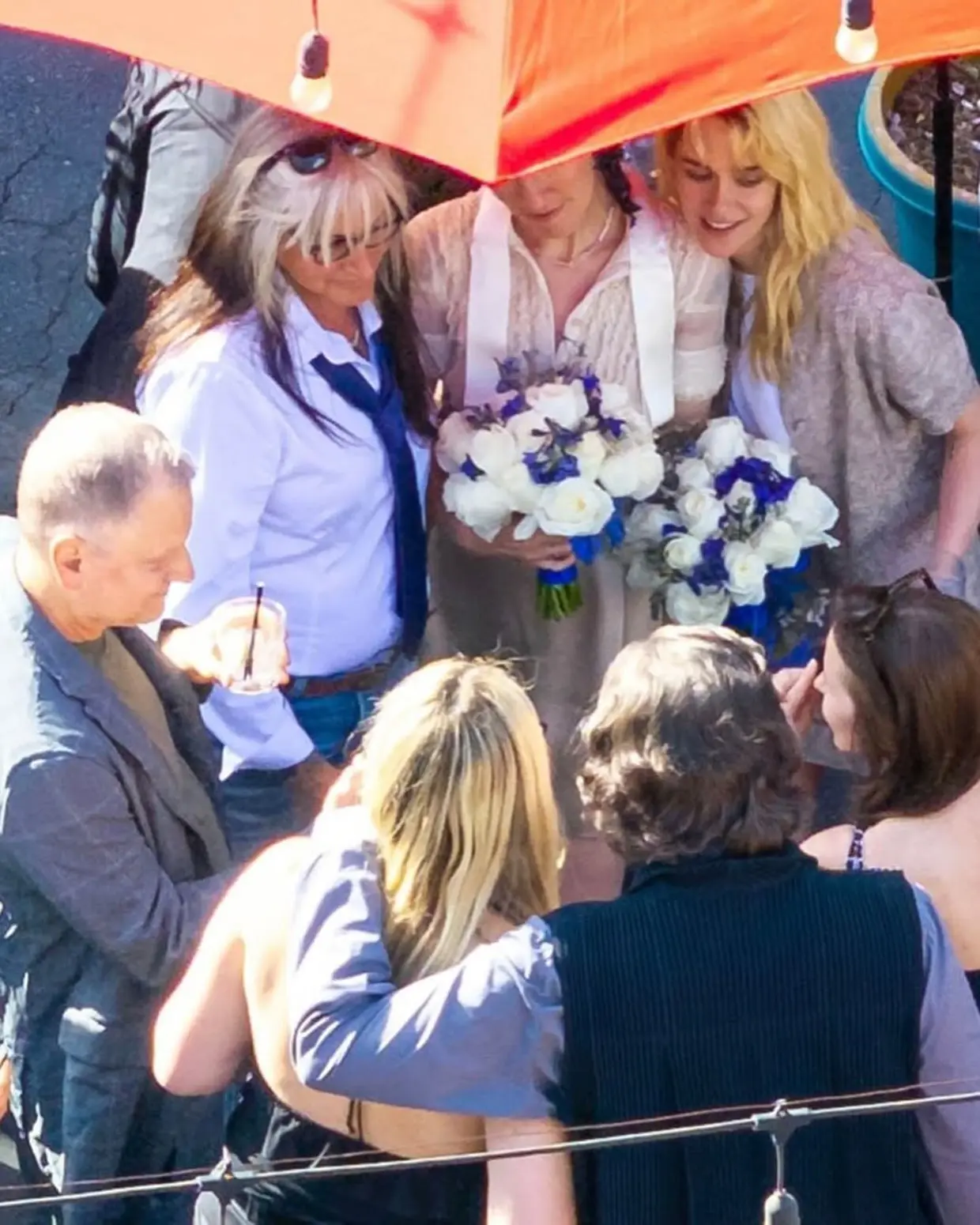 Kristen Stewart durante la boda con su pareja.