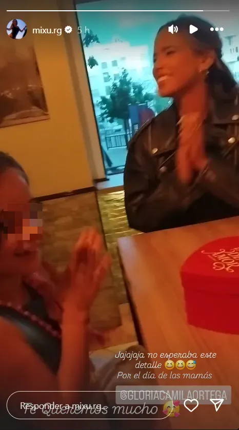 Michu presume de los regalos que le ha hecho Gloria Camila por el día de la madre