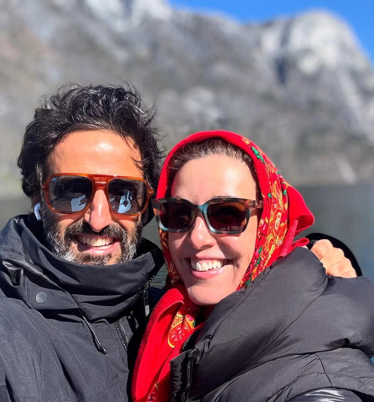 Raquel Sánchez Silva con su pareja durante una excursión a los fiordos noruegos.