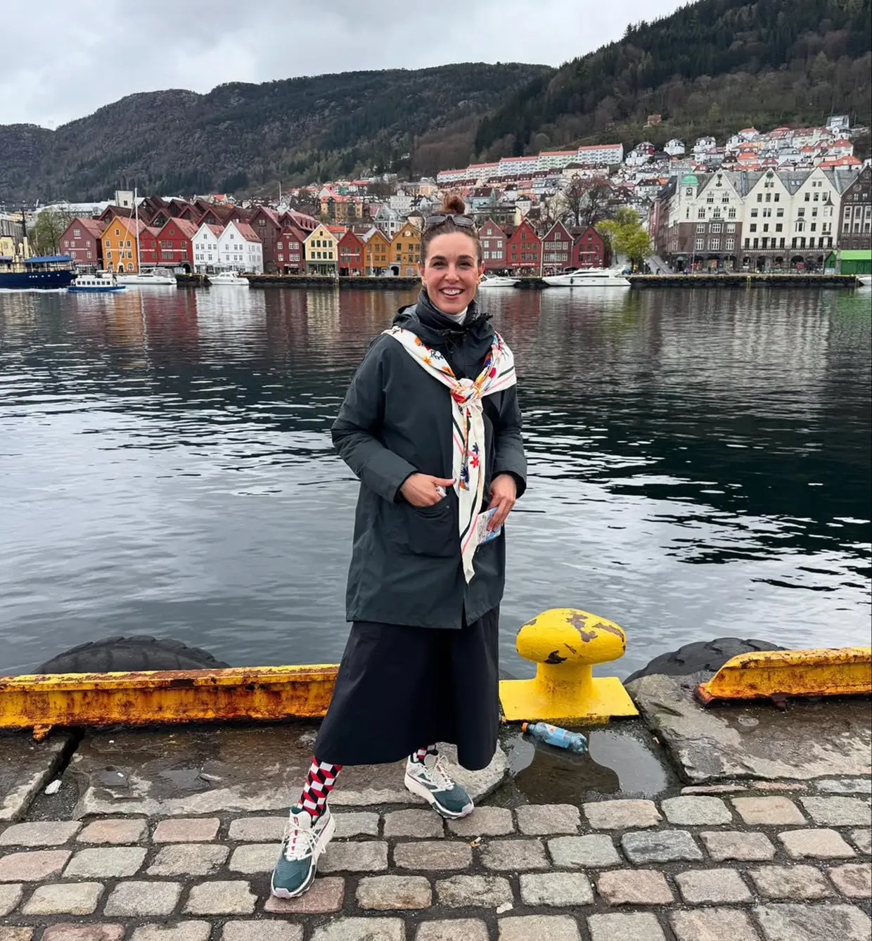 Raquel Sánchez Silva posando junto al fiordo de Lofoten
