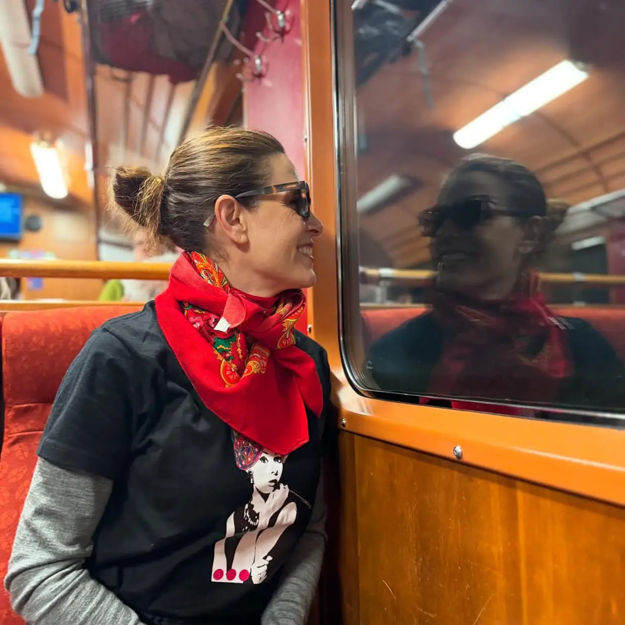 Raquel Sánchez Silva viajando en tren