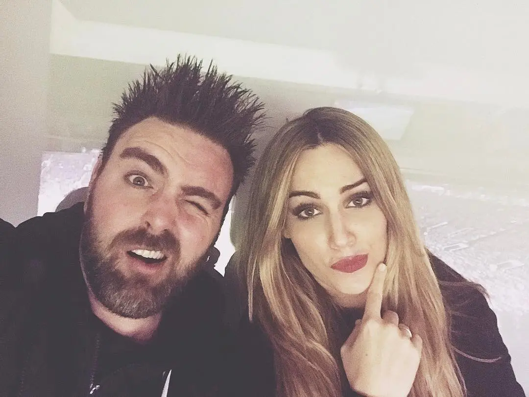 Edurne junto a su hermano, David