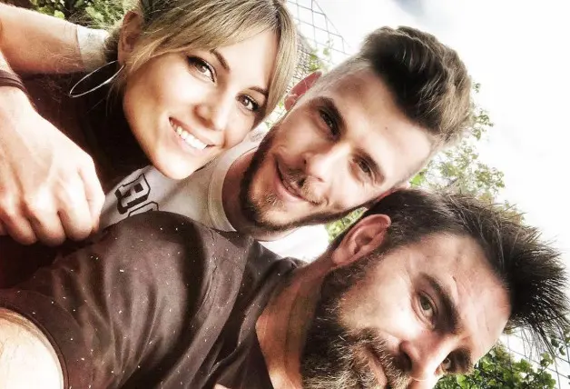 Edurne junto a su hermano, David