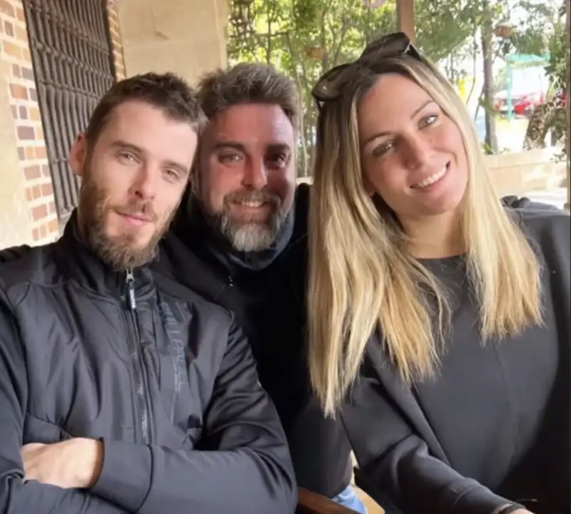 Edurne junto a su hermano, David