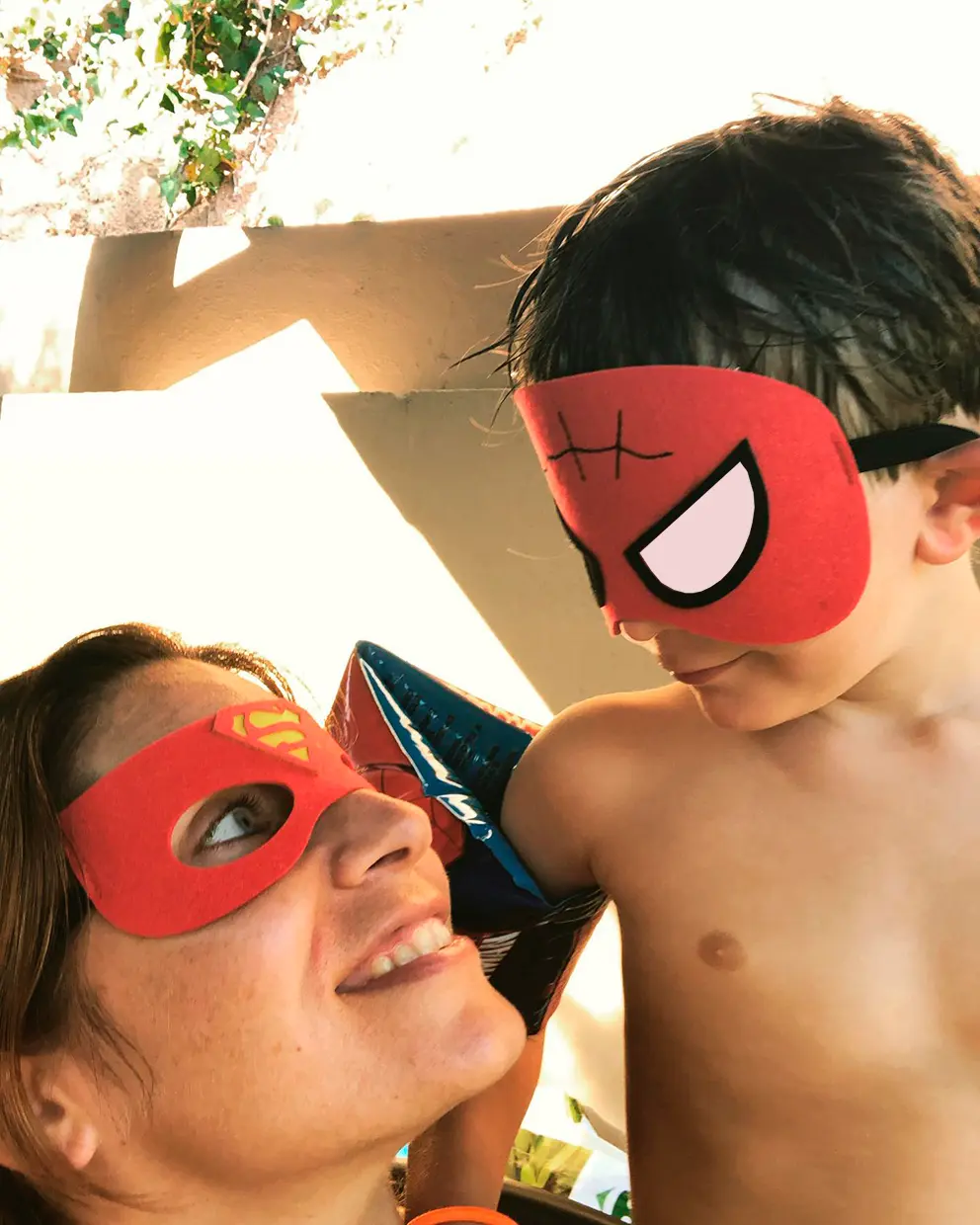 Leire Martínez con su hijo, Lucas.