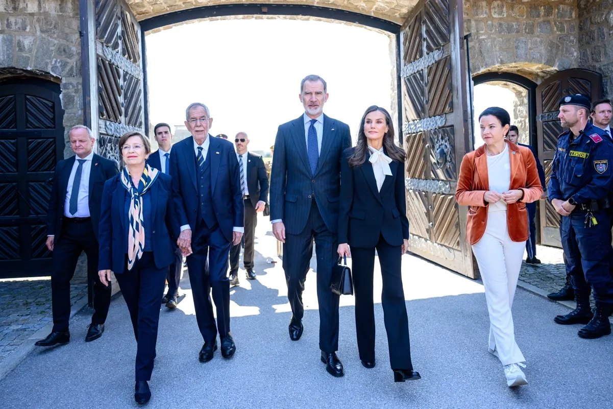 Felipe y Letizia llegando a Mauthausen.