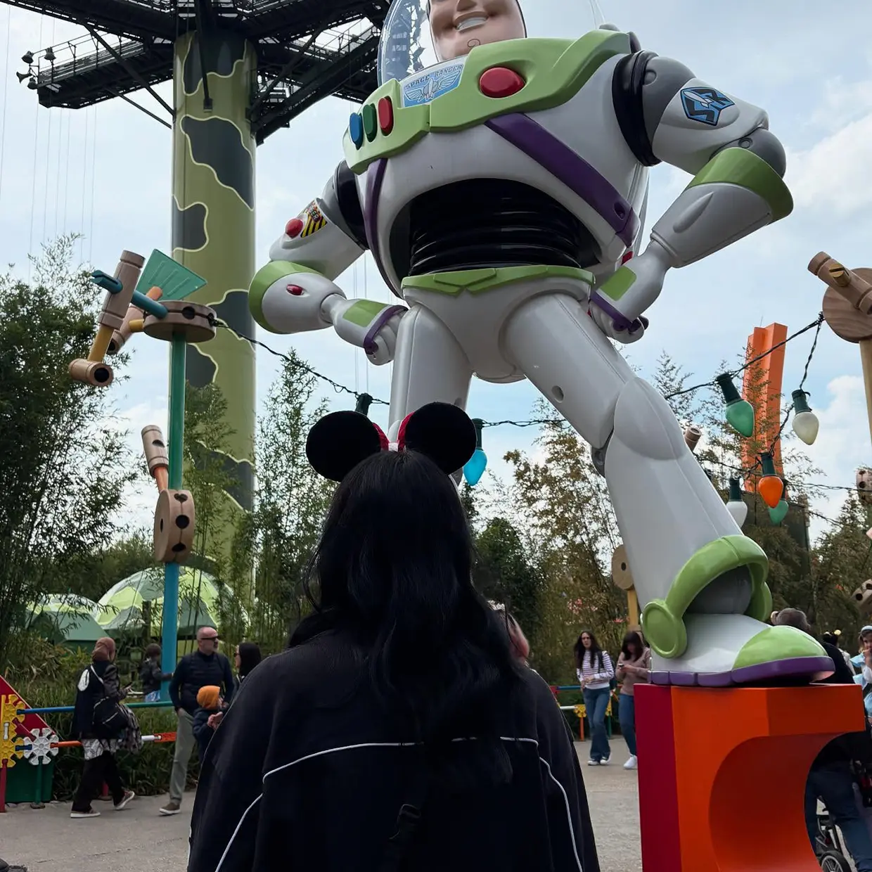 Aitana en Disneyland Paris