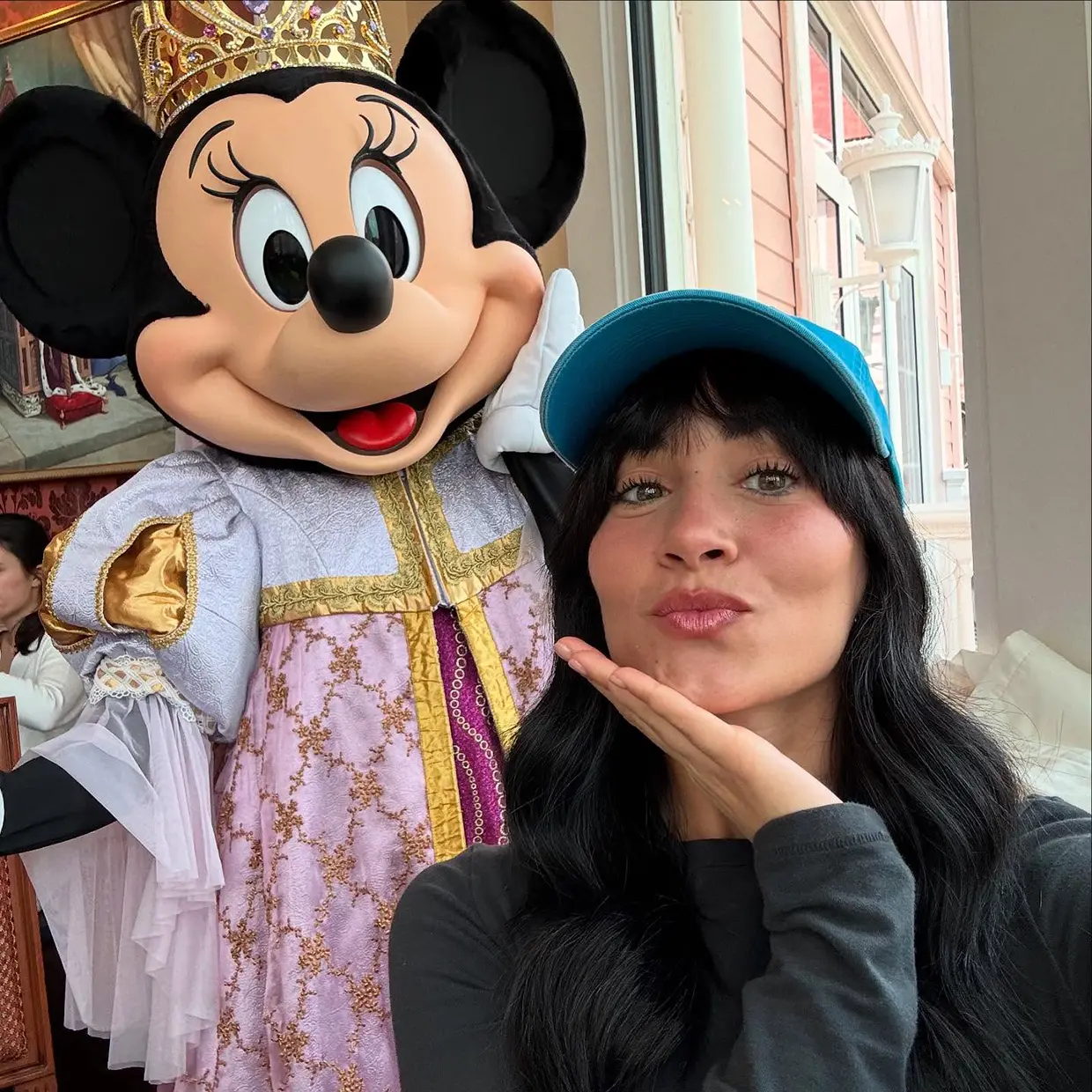 Aitana en Disneyland Paris