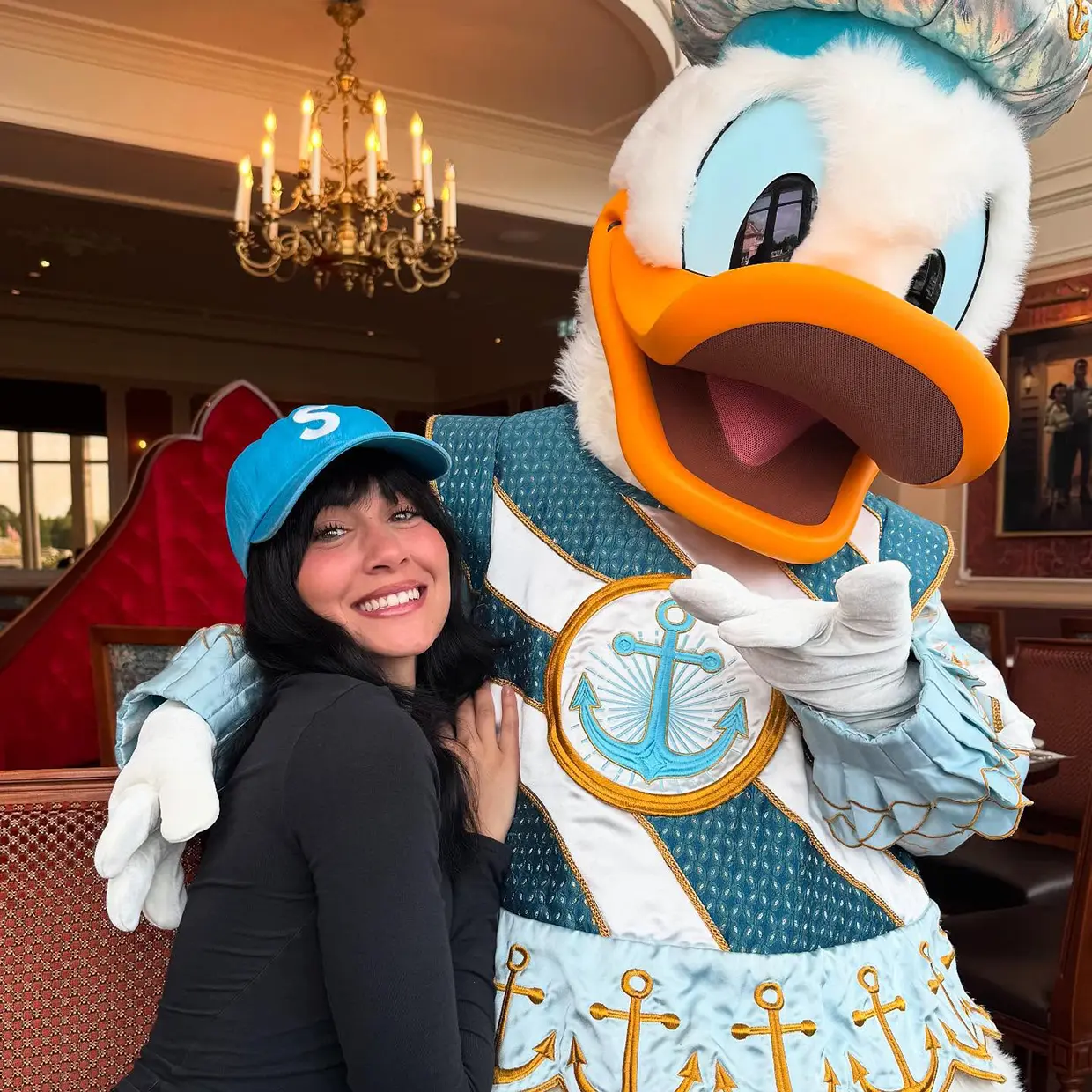 Aitana en Disneyland Paris