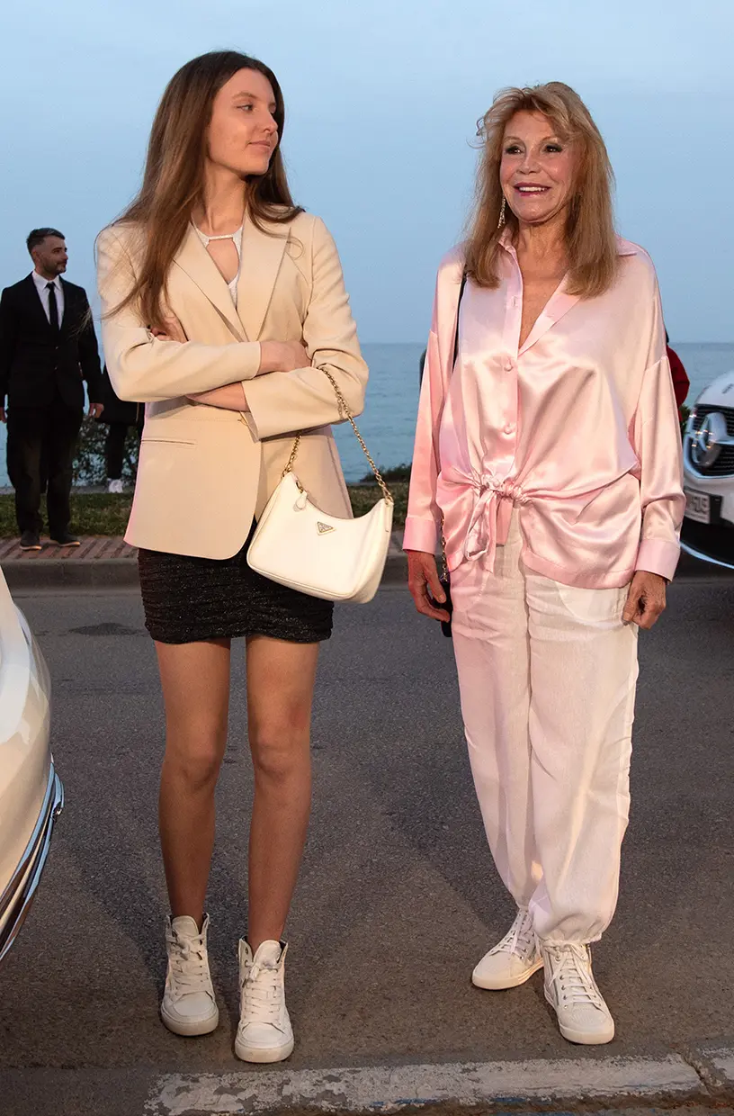 Tita Cervera y su hija Carmen.